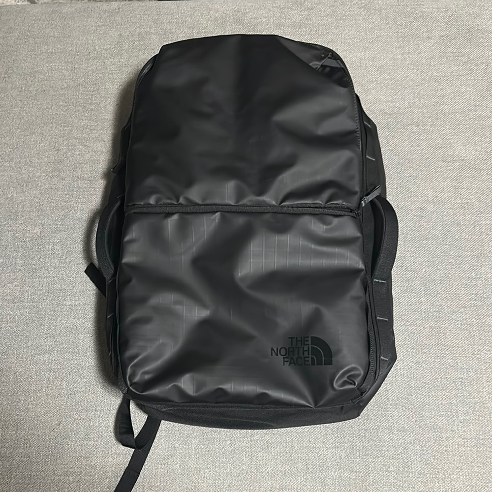 The North Face Base Camp Voyager Travel Pack 35L - Black